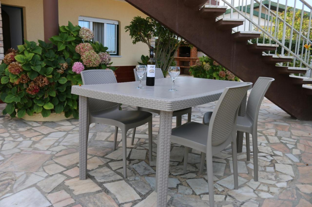 Ferienwohnung Vivenda Barroso Nazaré Exterior foto