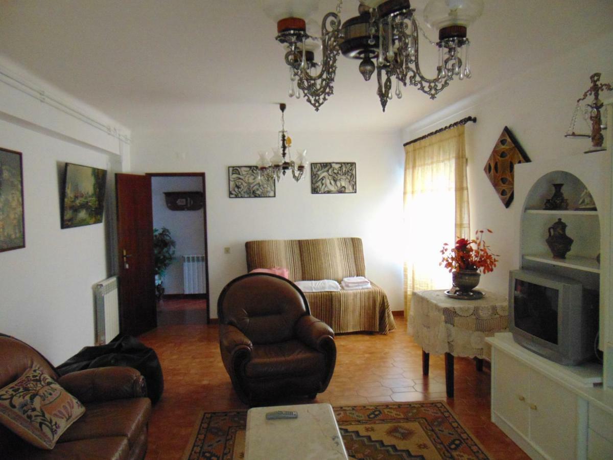 Ferienwohnung Vivenda Barroso Nazaré Exterior foto